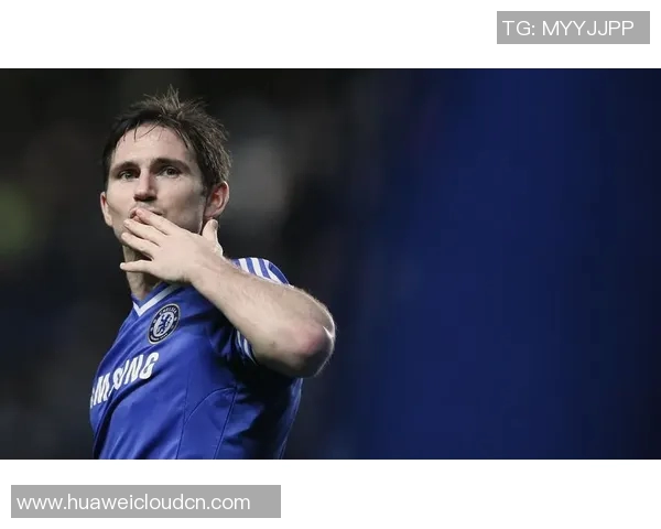 近视并未阻挡他的足球梦 世界足坛的近视球星与传奇之路